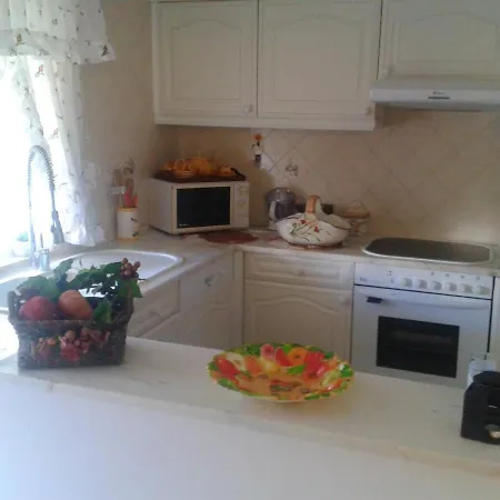 With One Bedroom In With Wonderful Sea View Shared Pool Furnished Garden 100 M From The Beach * Armação de Pêra