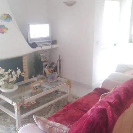With One Bedroom In With Wonderful Sea View Shared Pool Furnished Garden 100 M From The Beach Armação de Pêra