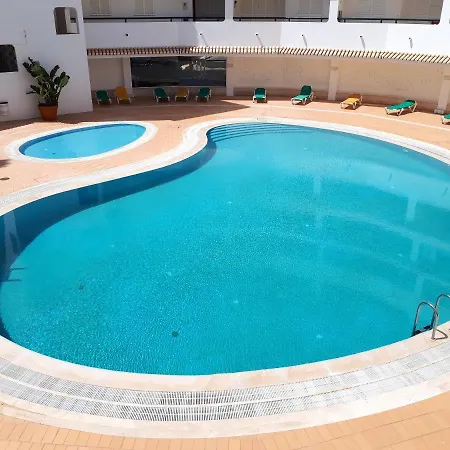 With One Bedroom In With Wonderful Sea View Shared Pool Furnished Garden 100 M From The Beach Armação de Pêra